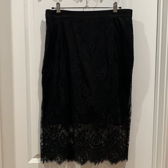Limited lace H&M midi skirt. Size US 12 - Picture 2 of 6